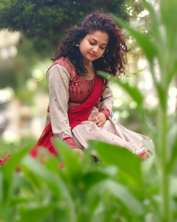 Sitting among the leaves